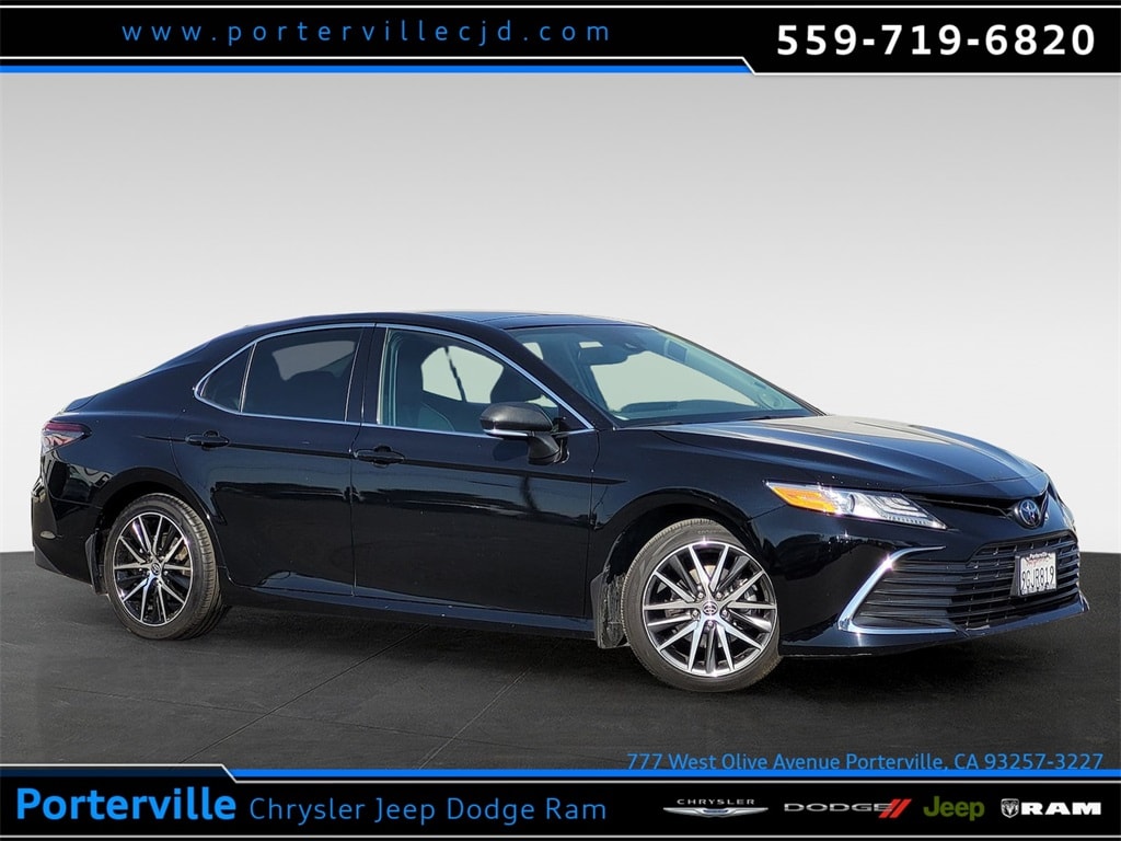 2023 Toyota Camry XLE's photo