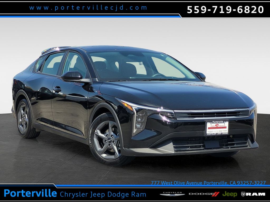 2025 Kia K4 LXS AT's photo