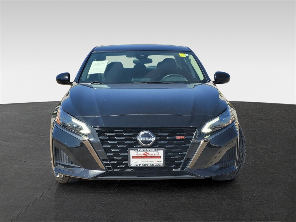 2023 Nissan Altima 2.5 SR photo 2