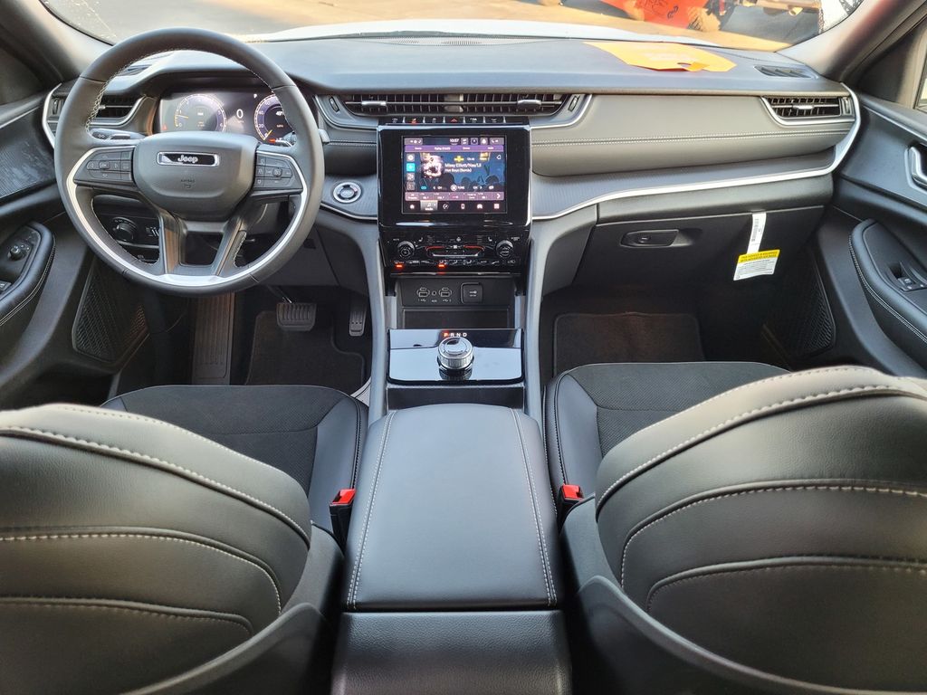 2025 Jeep Grand Cherokee L Altitude - Photo 13