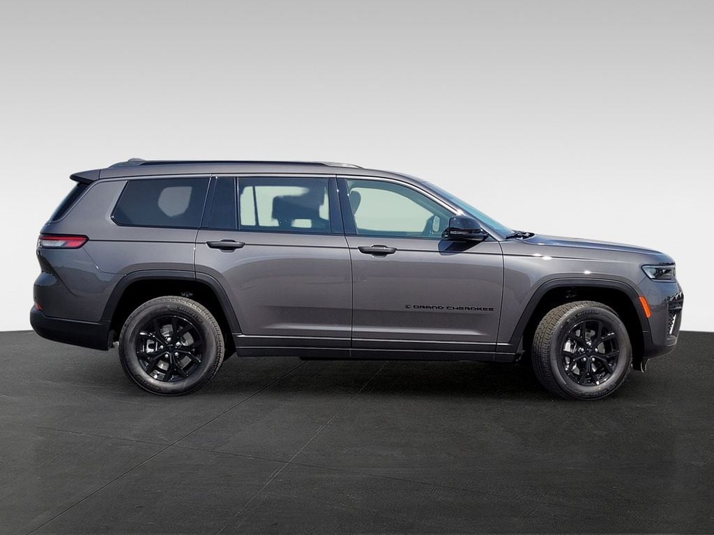 New 2026 Jeep Grand Cherokee L LAREDO ALTITUDE 4X2 Sport Utility