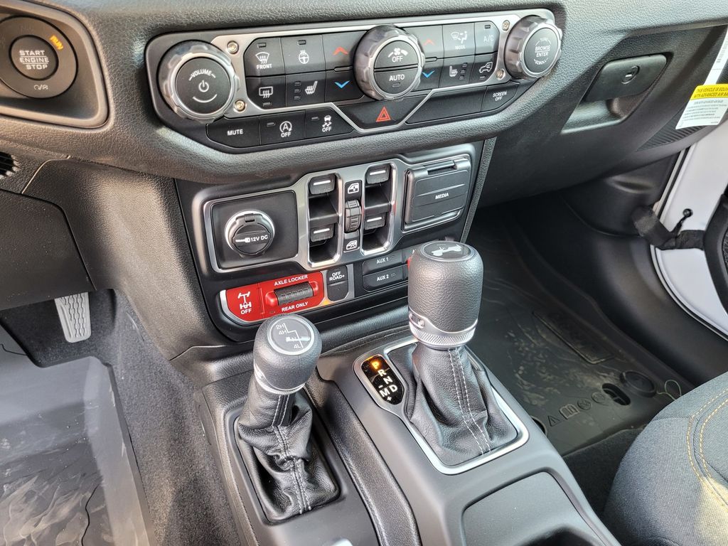2025 Jeep Wrangler 4-Door Willys - Photo 16