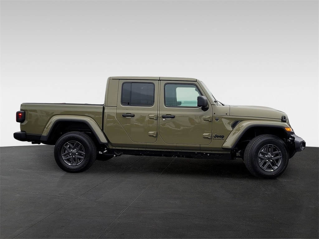 New 2026 Jeep Gladiator SPORT S 4X4 Pickup