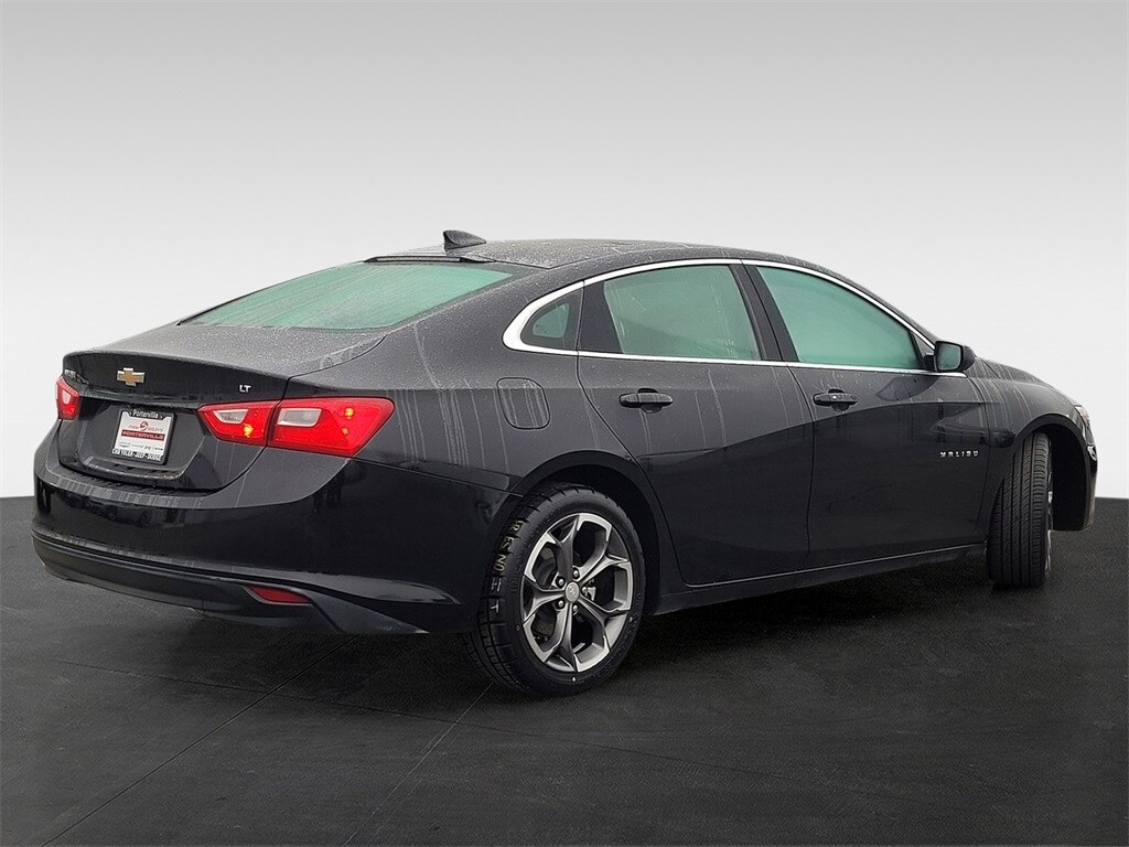 2023 Chevrolet Malibu 1LT photo 3