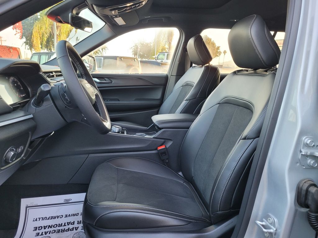 2025 Jeep Grand Cherokee L Altitude - Photo 11