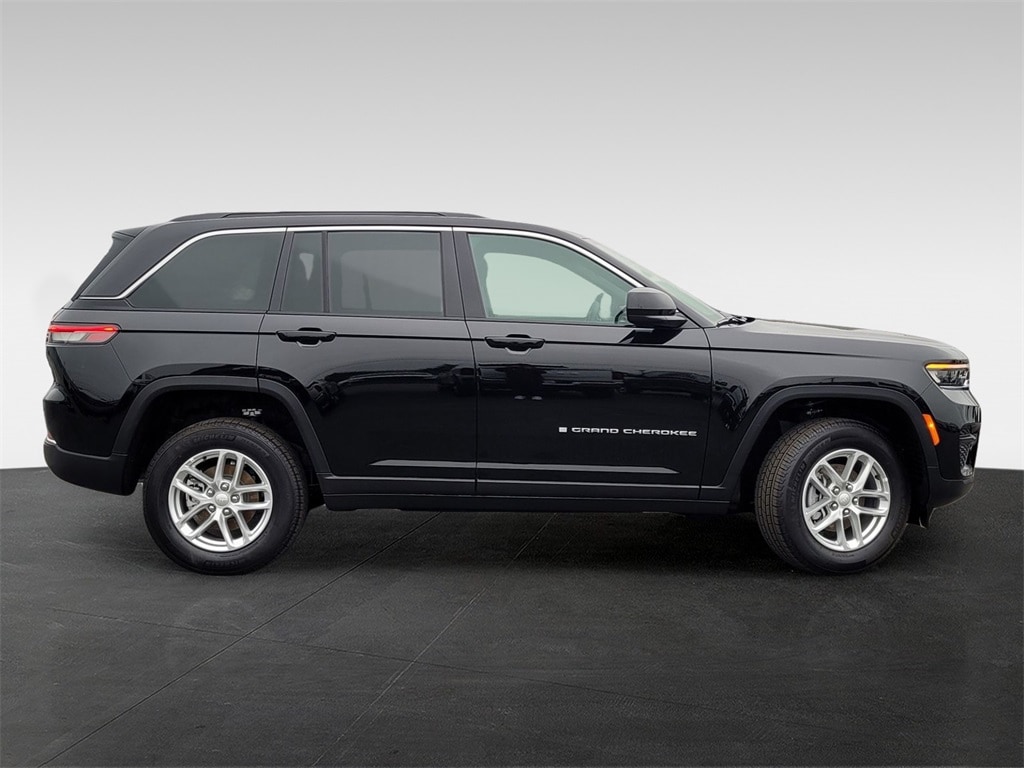 New 2025 Jeep Grand Cherokee LAREDO X 4X2 Sport Utility
