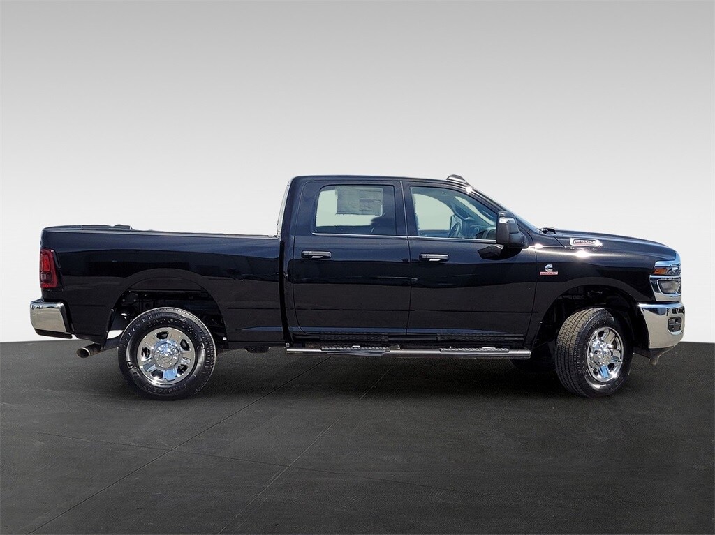 2025 Ram 2500 Tradesman photo 4