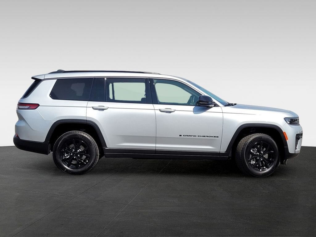 New 2026 Jeep Grand Cherokee L LAREDO ALTITUDE 4X2 Sport Utility