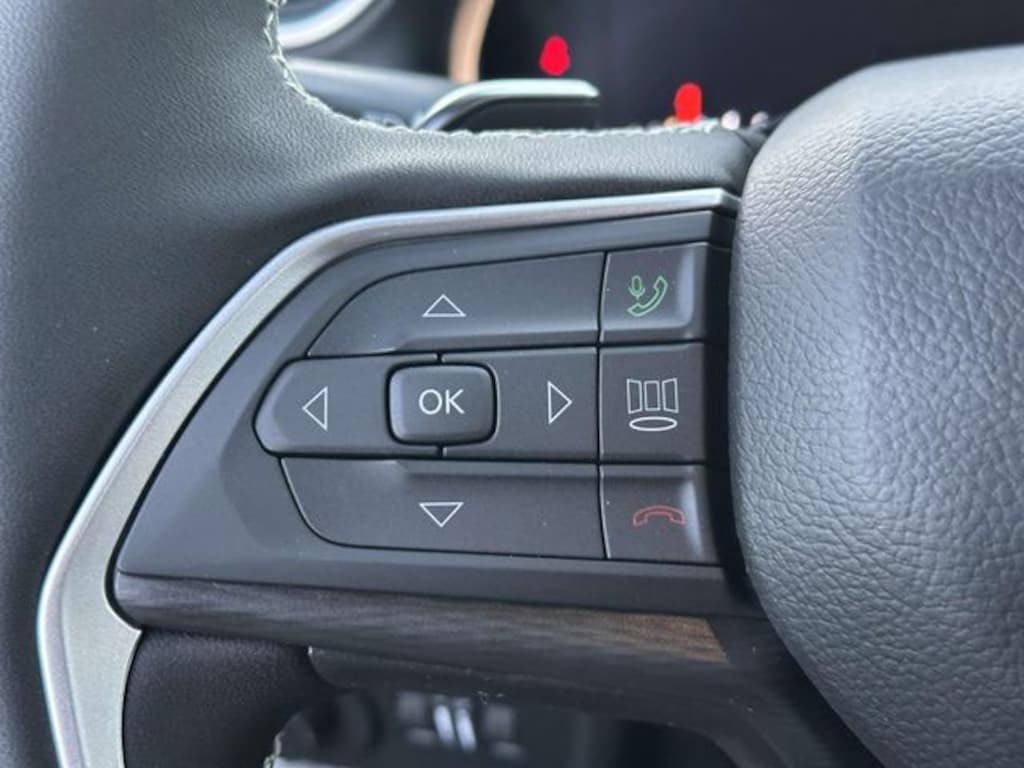 New 2025 Jeep Grand Cherokee LAREDO X 4X4 Sport Utility