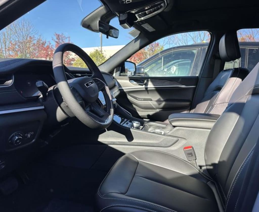 New 2025 Jeep Grand Cherokee LIMITED 4X4 Sport Utility