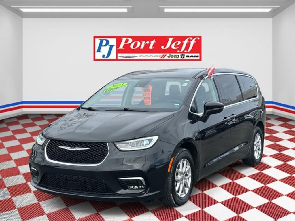 Certified 2023 Chrysler Pacifica Touring L Van Passenger Van