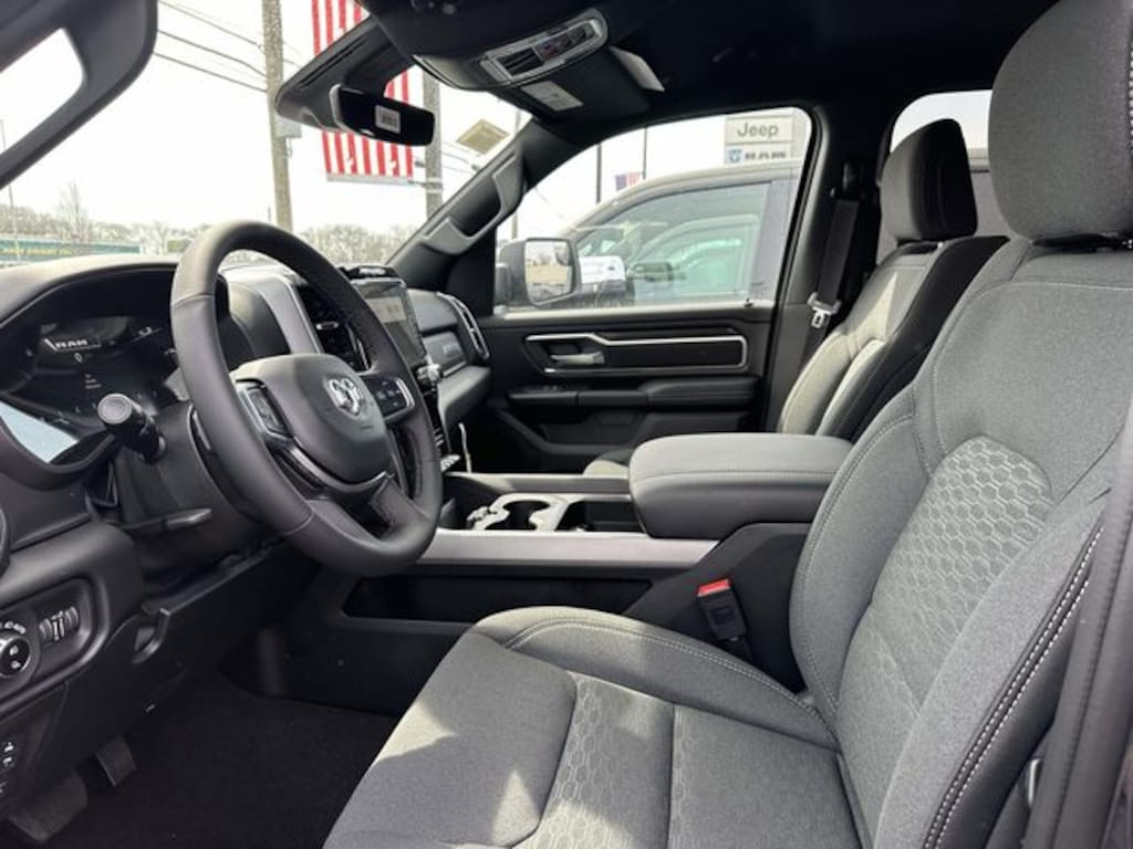 New 2026 Ram 1500 BIG HORN CREW CAB 4X4 5'7 BOX Pickup