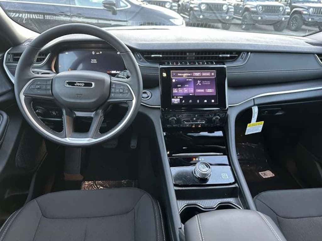 New 2025 Jeep Grand Cherokee LAREDO X 4X4 Sport Utility