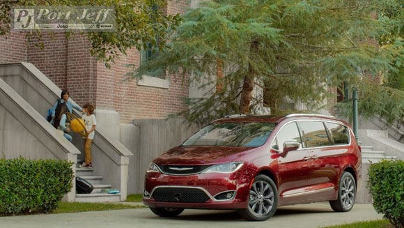 Chrysler-pacifica-minivan[1].jpg
