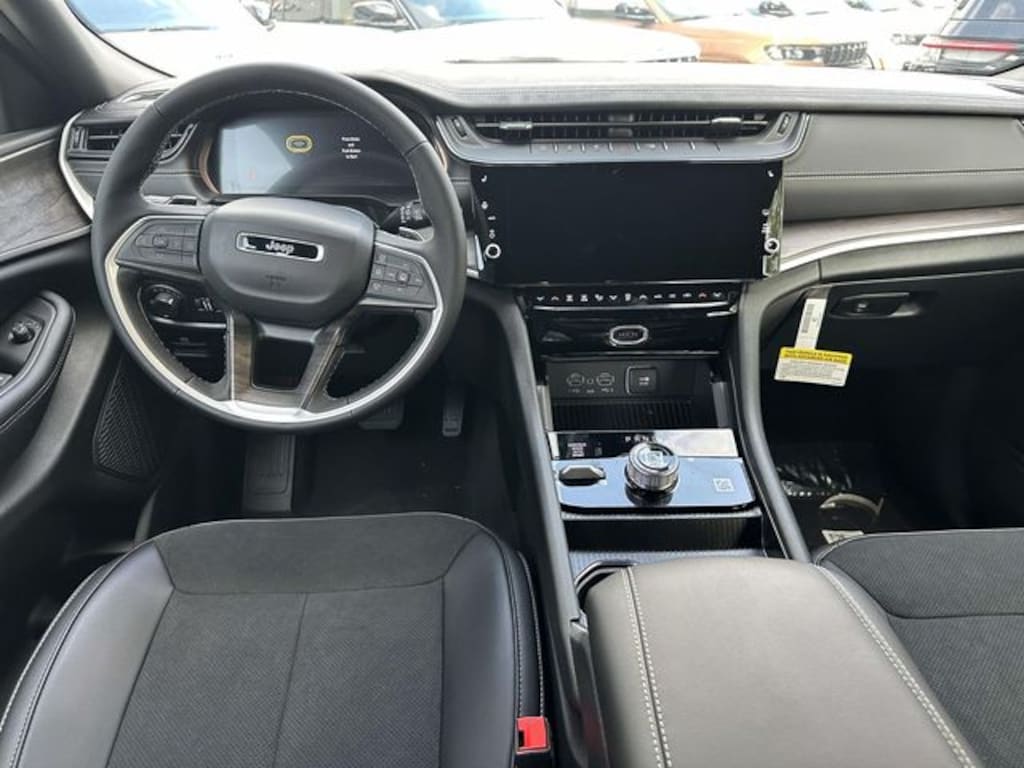 New 2026 Jeep Grand Cherokee LAREDO ALTITUDE 4X4 Sport Utility