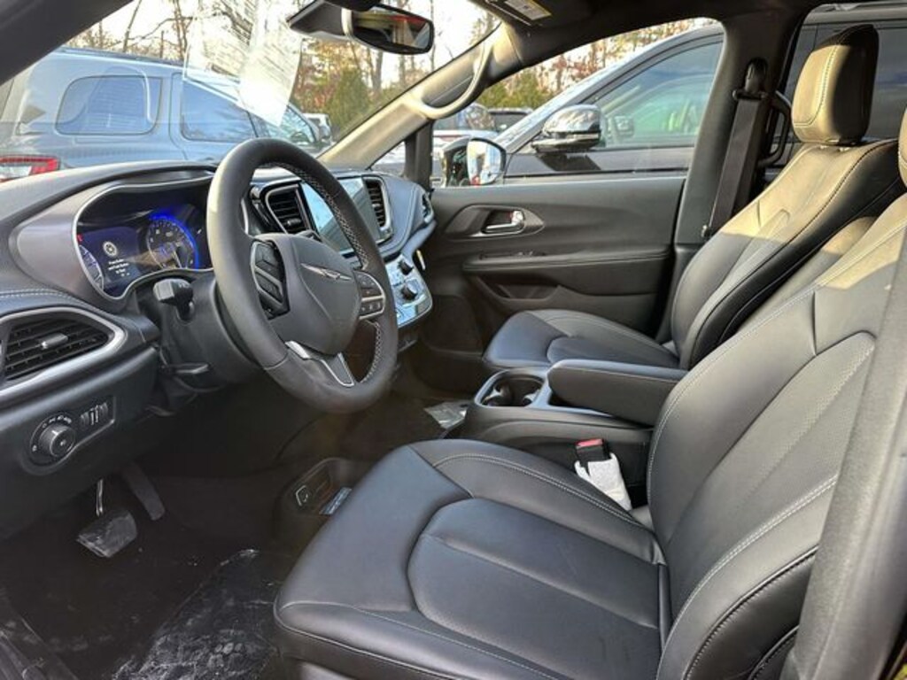 New 2026 Chrysler Pacifica SELECT AWD Passenger Van