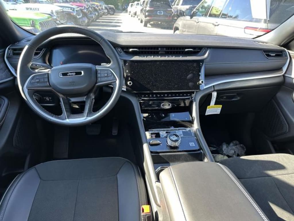New 2026 Jeep Grand Cherokee LAREDO ALTITUDE 4X4 Sport Utility