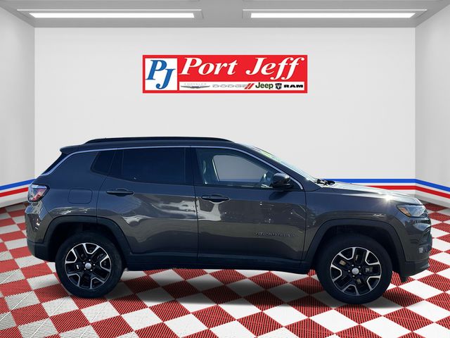 2022 Jeep Compass Latitude photo 4