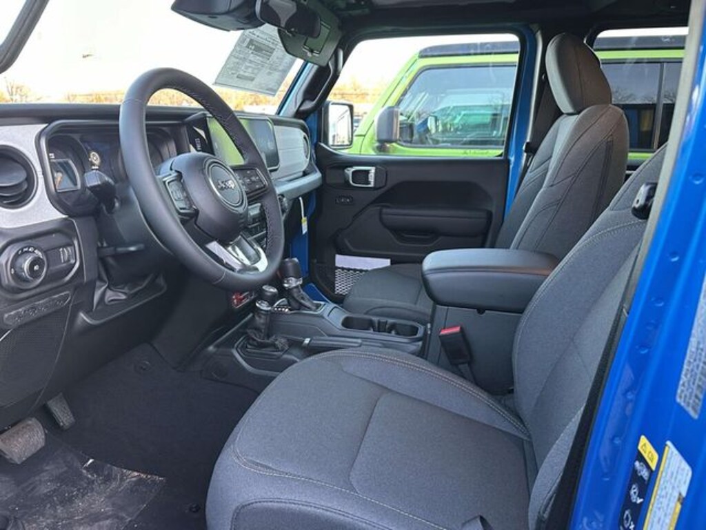 New 2026 Jeep Wrangler 4-DOOR WILLYS Sport Utility