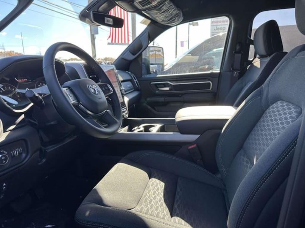 New 2026 Ram 1500 BIG HORN CREW CAB 4X4 5'7 BOX Pickup