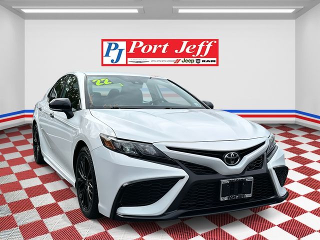 2022 Toyota Camry SE photo 3