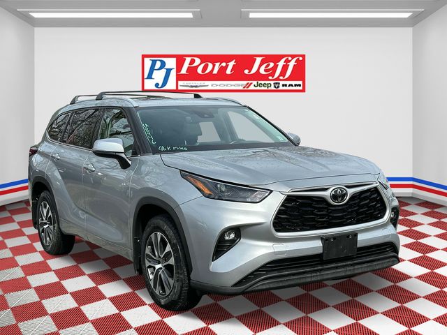 2022 Toyota Highlander XLE photo 3
