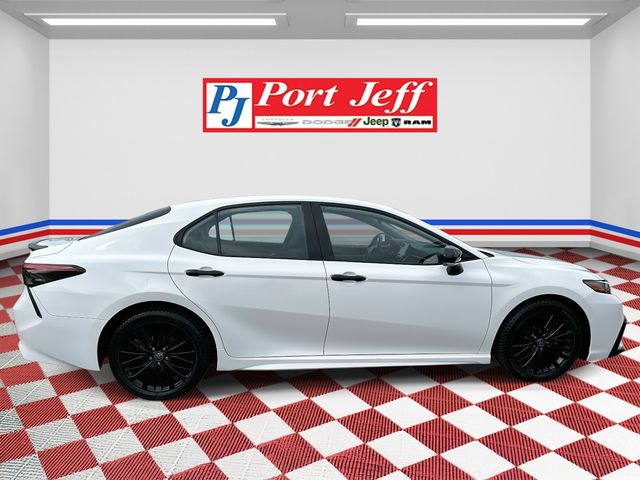 2022 Toyota Camry SE photo 4