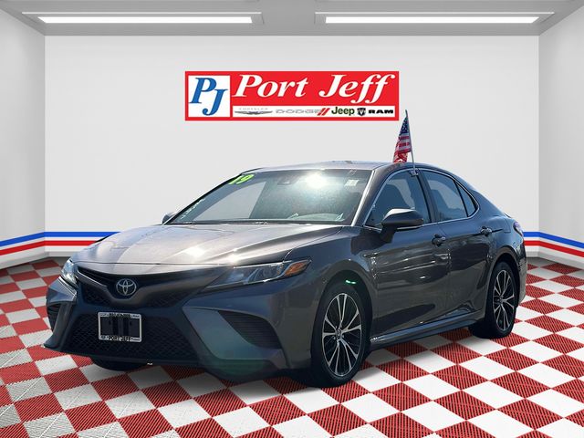 Used 2019 Toyota Camry SE with VIN 4T1B11HK4KU724752 for sale in Port Jefferson Station, NY