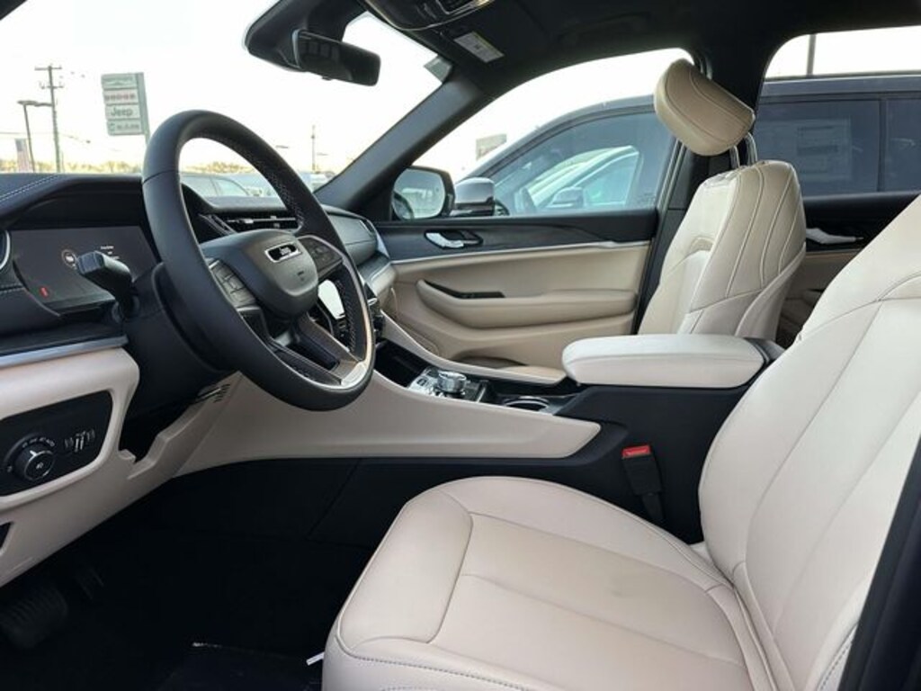 New 2025 Jeep Grand Cherokee LIMITED 4X4 Sport Utility