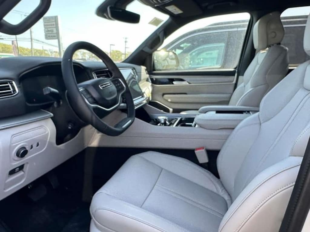 New 2026 Jeep Grand Wagoneer L 4X4 Sport Utility