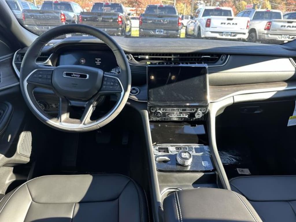 New 2025 Jeep Grand Cherokee LIMITED 4X4 Sport Utility