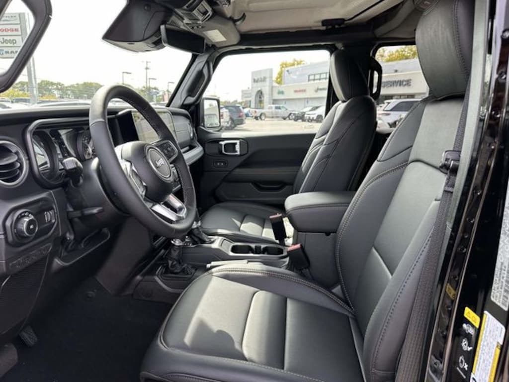 New 2025 Jeep Wrangler 4-DOOR SAHARA Sport Utility