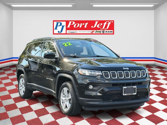 2022 Jeep Compass Latitude photo 2
