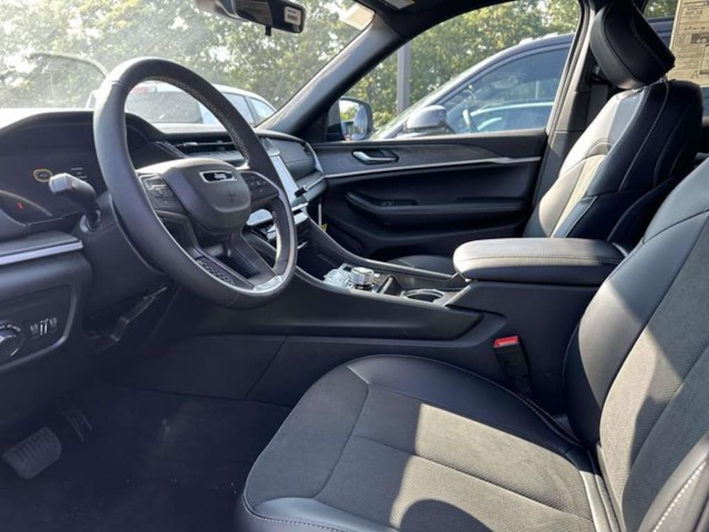 New 2026 Jeep Grand Cherokee LAREDO ALTITUDE 4X4 Sport Utility