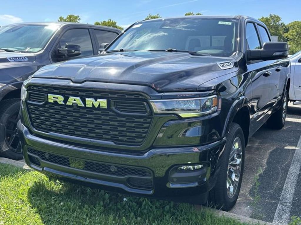 New 2026 Ram 1500 BIG HORN CREW CAB 4X4 6'4 BOX Pickup