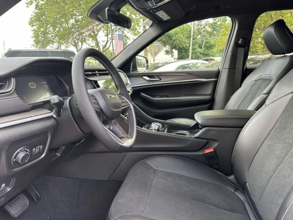 New 2026 Jeep Grand Cherokee LAREDO ALTITUDE 4X4 Sport Utility