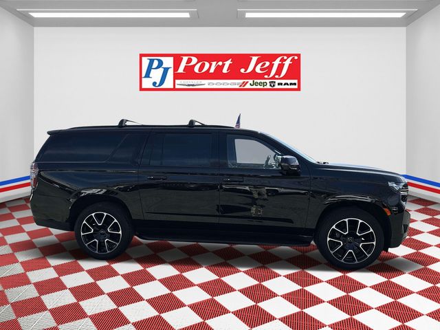 2021 Chevrolet Suburban RST photo 4