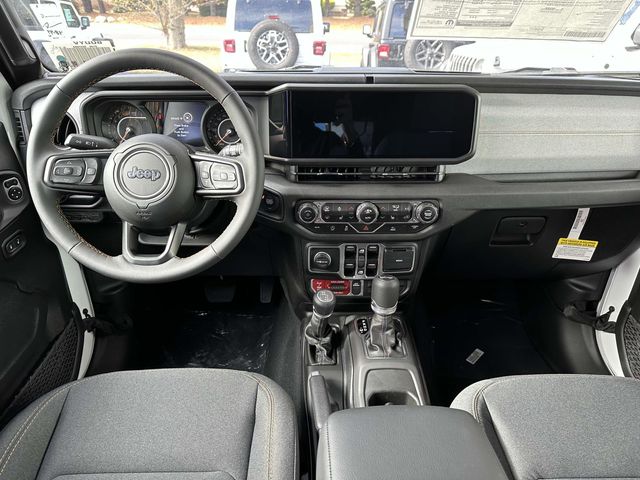 2025 Jeep Wrangler Sahara photo 2