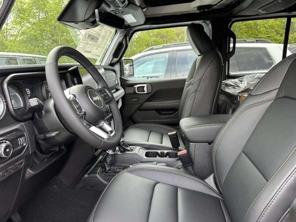 New 2026 Jeep Wrangler 4-DOOR SAHARA Sport Utility