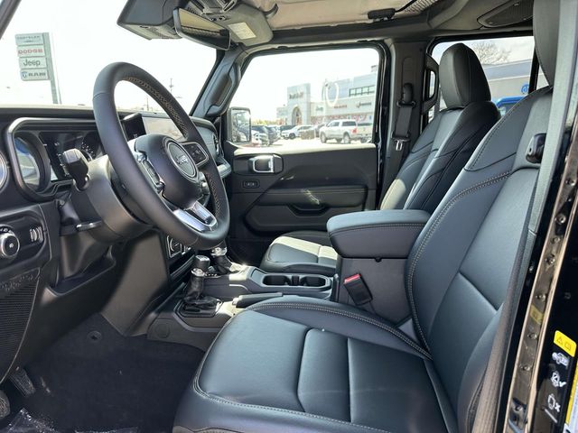 2025 Jeep Wrangler Sahara photo 3