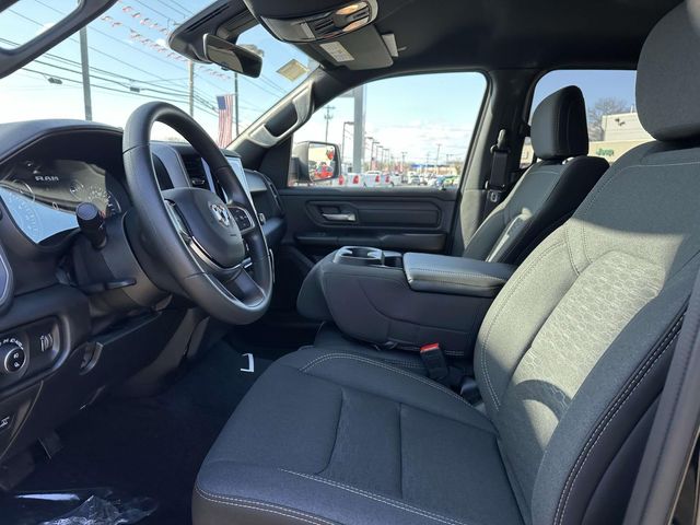 2025 Ram 1500 Tradesman photo 3