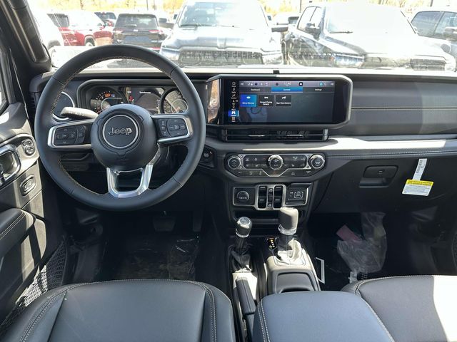 2025 Jeep Wrangler Sahara photo 2