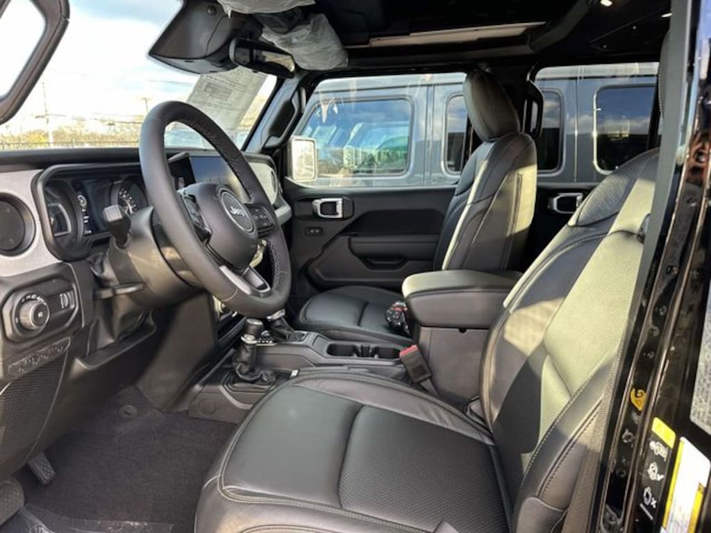 New 2026 Jeep Wrangler 4-DOOR SPORT S Sport Utility