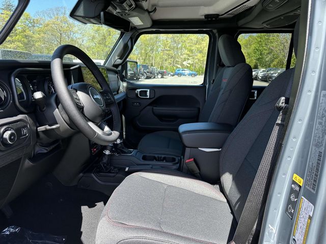 2025 Jeep Wrangler Rubicon photo 3