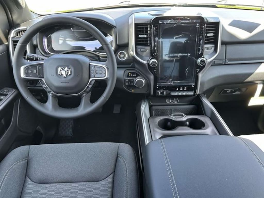 New 2026 Ram 1500 BIG HORN CREW CAB 4X4 6'4 BOX Pickup