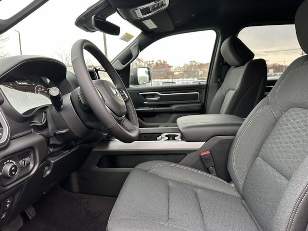 New 2026 Ram 1500 BIG HORN CREW CAB 4X4 5'7 BOX Pickup