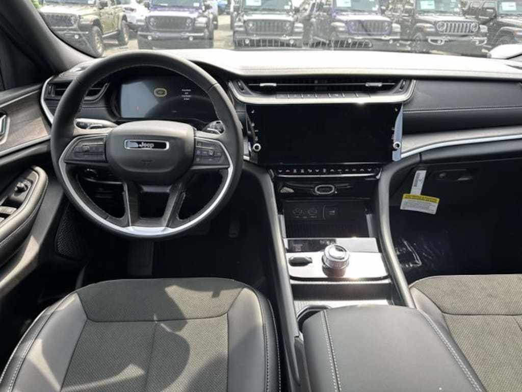 New 2026 Jeep Grand Cherokee L LAREDO ALTITUDE 4X4 Sport Utility