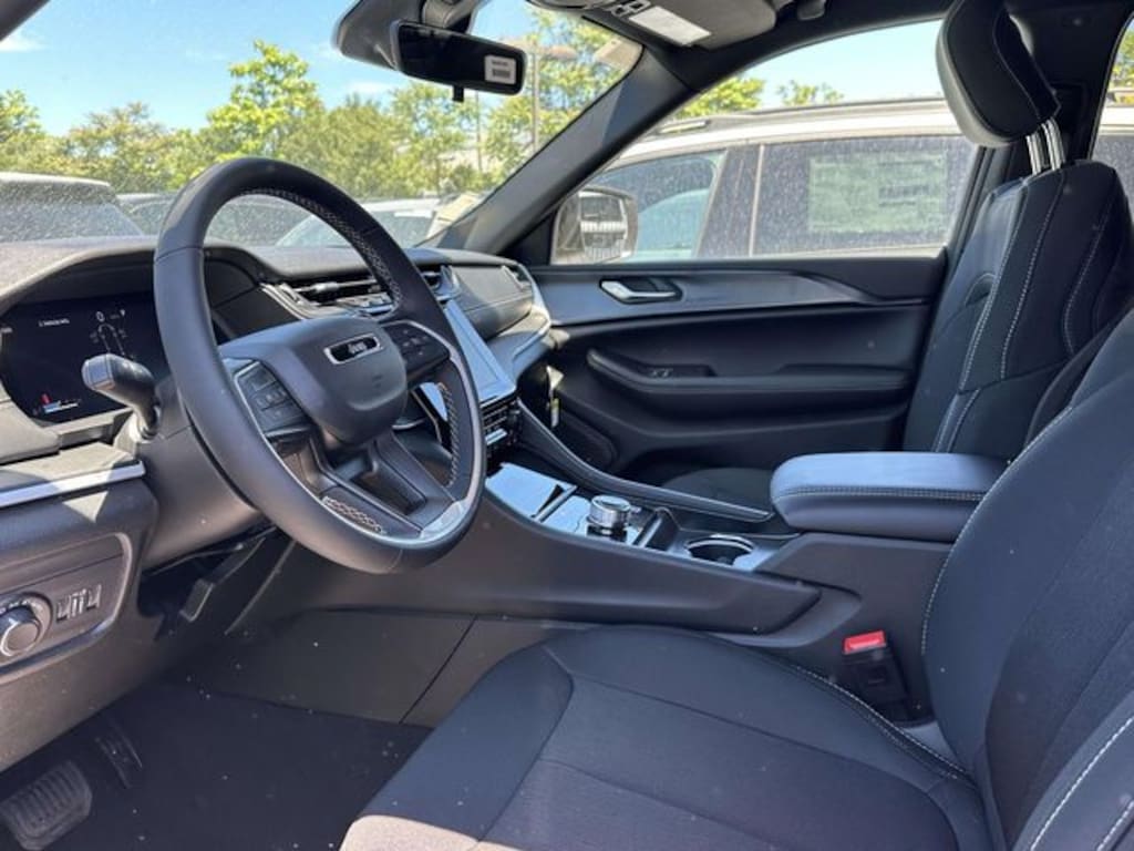 New 2026 Jeep Grand Cherokee L LAREDO X 4X4 Sport Utility