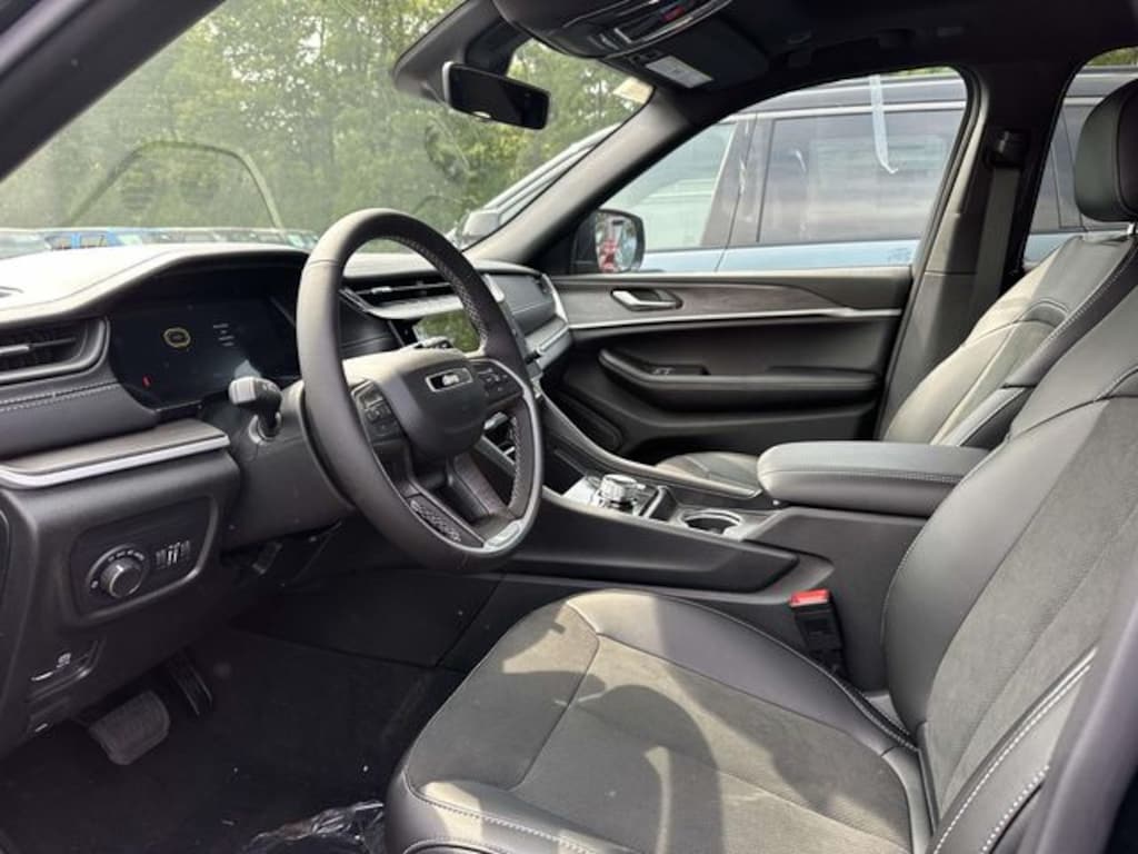 New 2026 Jeep Grand Cherokee L LAREDO ALTITUDE 4X4 Sport Utility