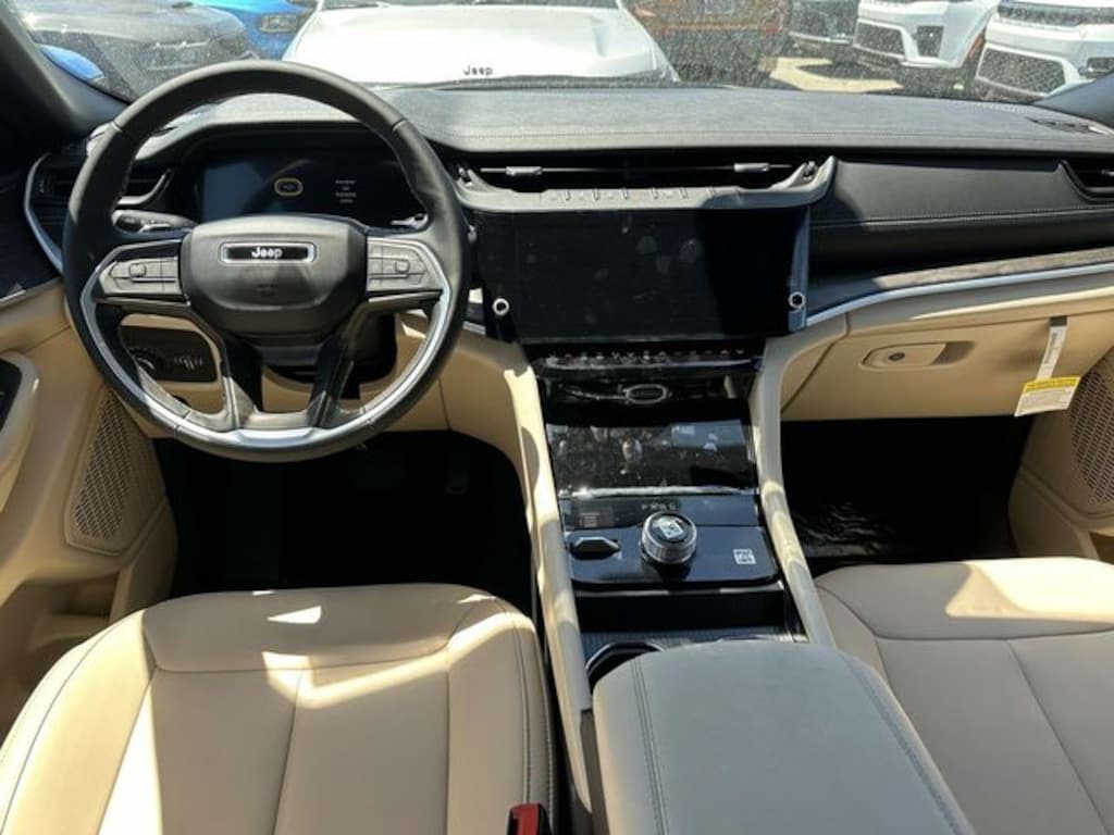 New 2026 Jeep Grand Cherokee L LIMITED 4X4 Sport Utility